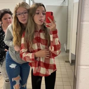 Meet your Posher, Abigail